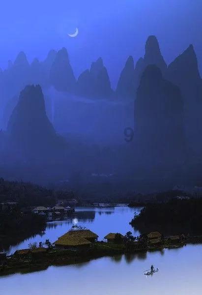 赵美舒手工造了把《七弦琴》,这琴的长相很特别啊