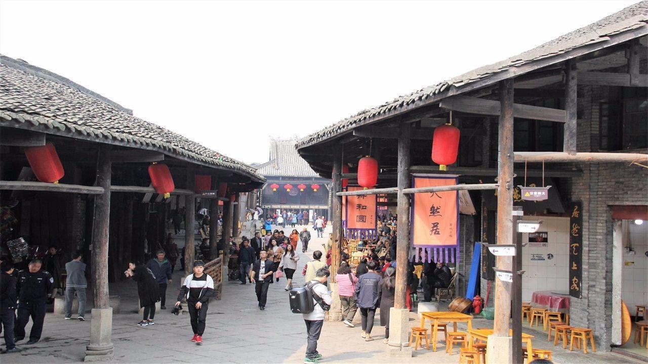 逃离违建房屋9